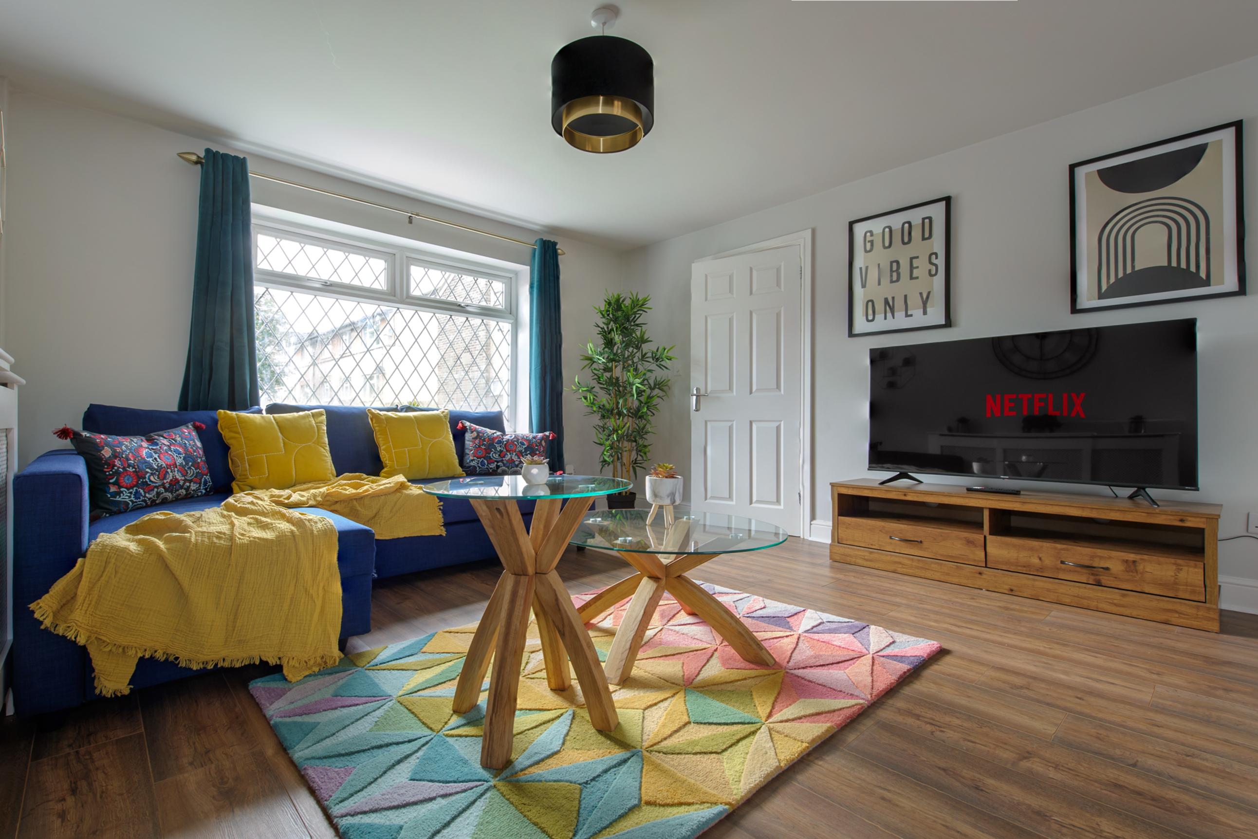 Modern 3 Bedroom House with Terrace in Nottingham