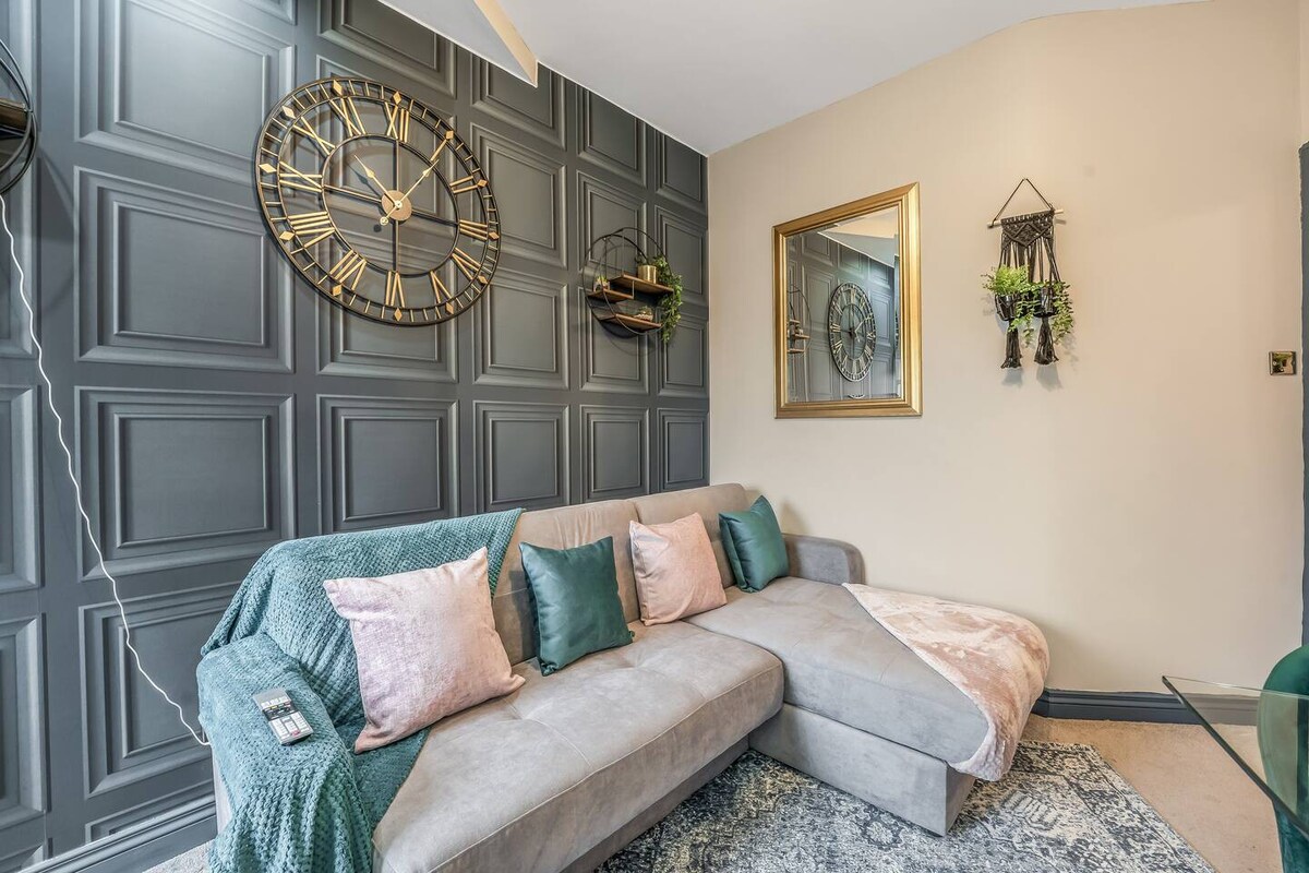 Stylish Modern Gem Abode in Central Edinburgh